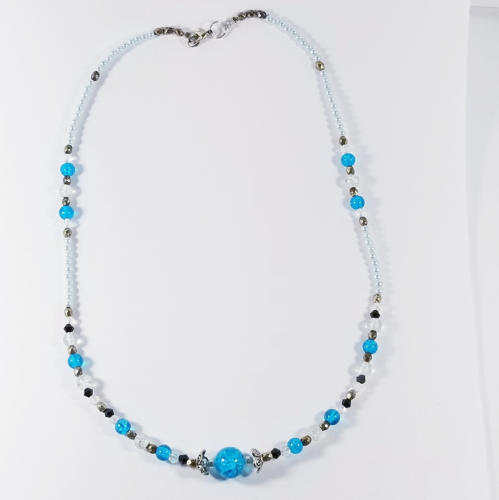 Blue & silver crackle glass beaded necklace